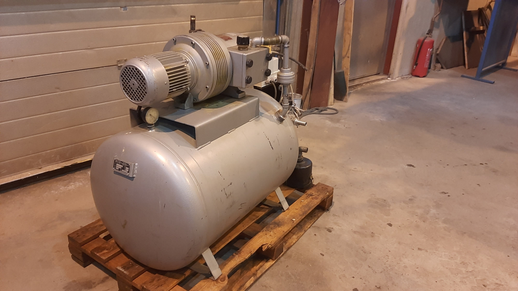 WERIE ALIPAINEPUMPPU 1,5KW 60m3 /h 250 l 100 mbar