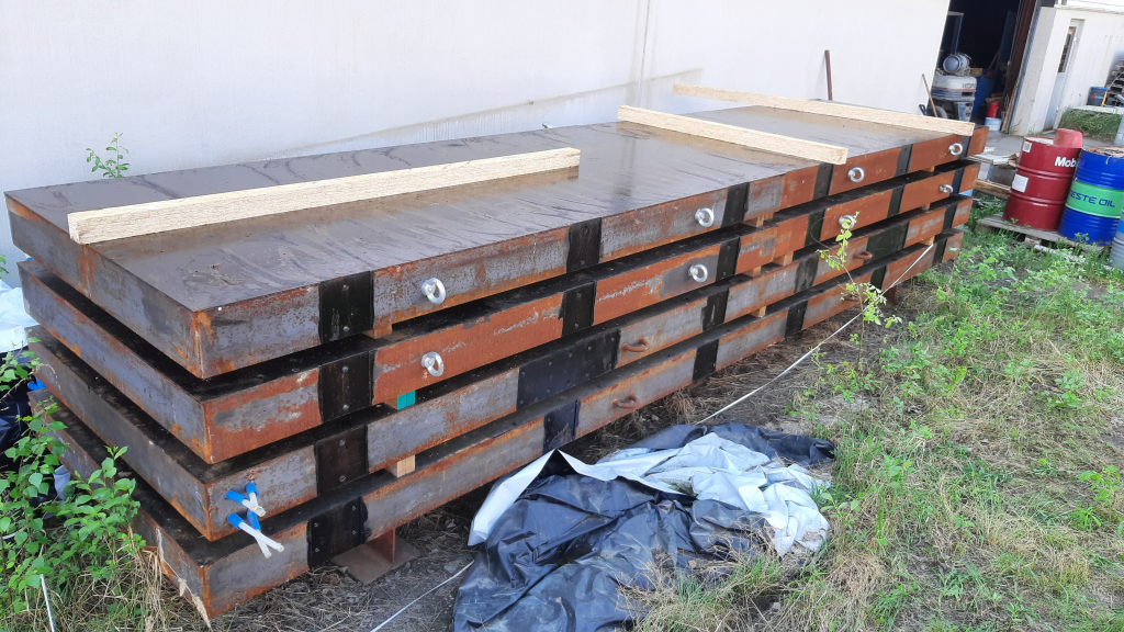 KONEISTETUT TERÄSTASOT 1500 X 6000 2KPL 1500 X 3000 4KPL Betonirungolla vesikiertoinen lämmitysmahdollisuus