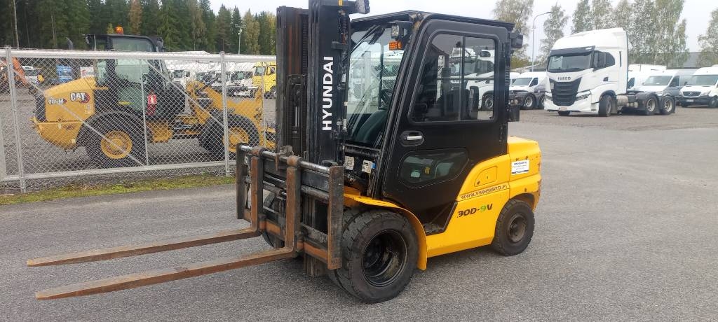 Hyundai 30 D