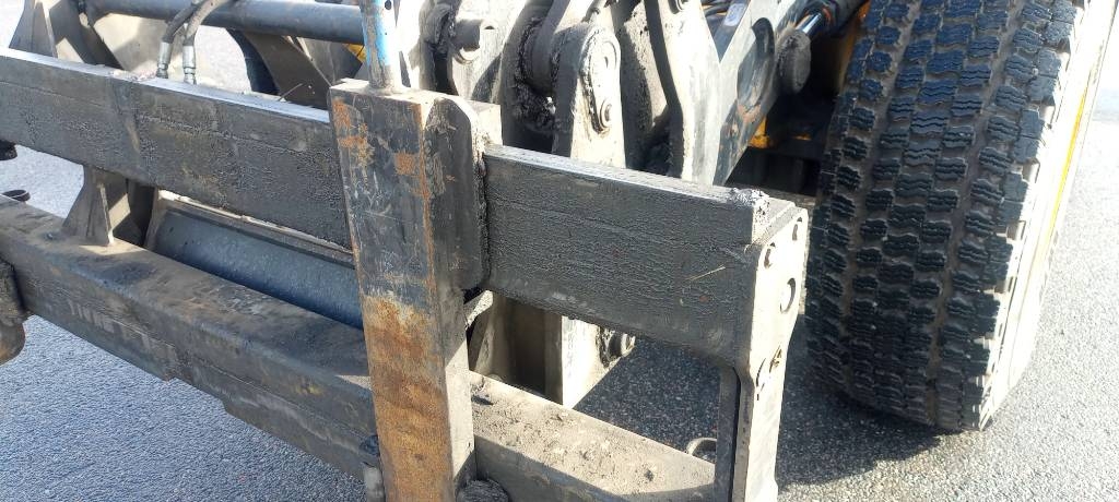JCB 427 HT kuva 8