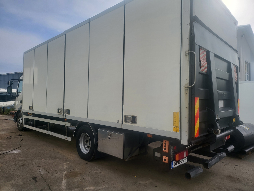 VOLVO FL 240 PORAKAIVOJEN HUUHTELUAUTO kuva 2