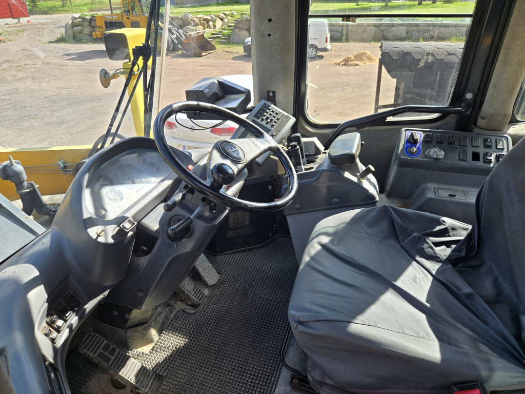 KOMATSU WA 470-5 kuva 9