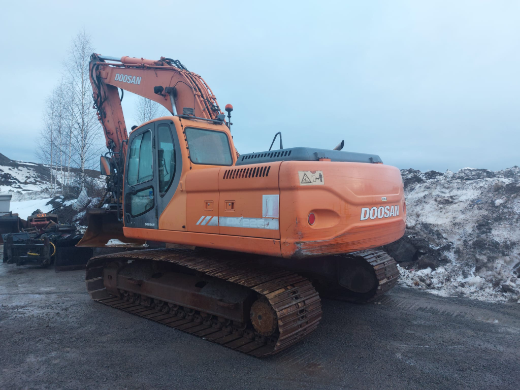 DOOSAN DX225LC kuva 2