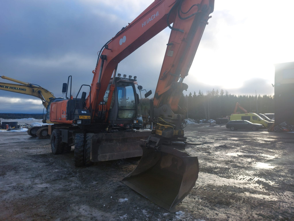 HITACHI ZX180W kuva 2
