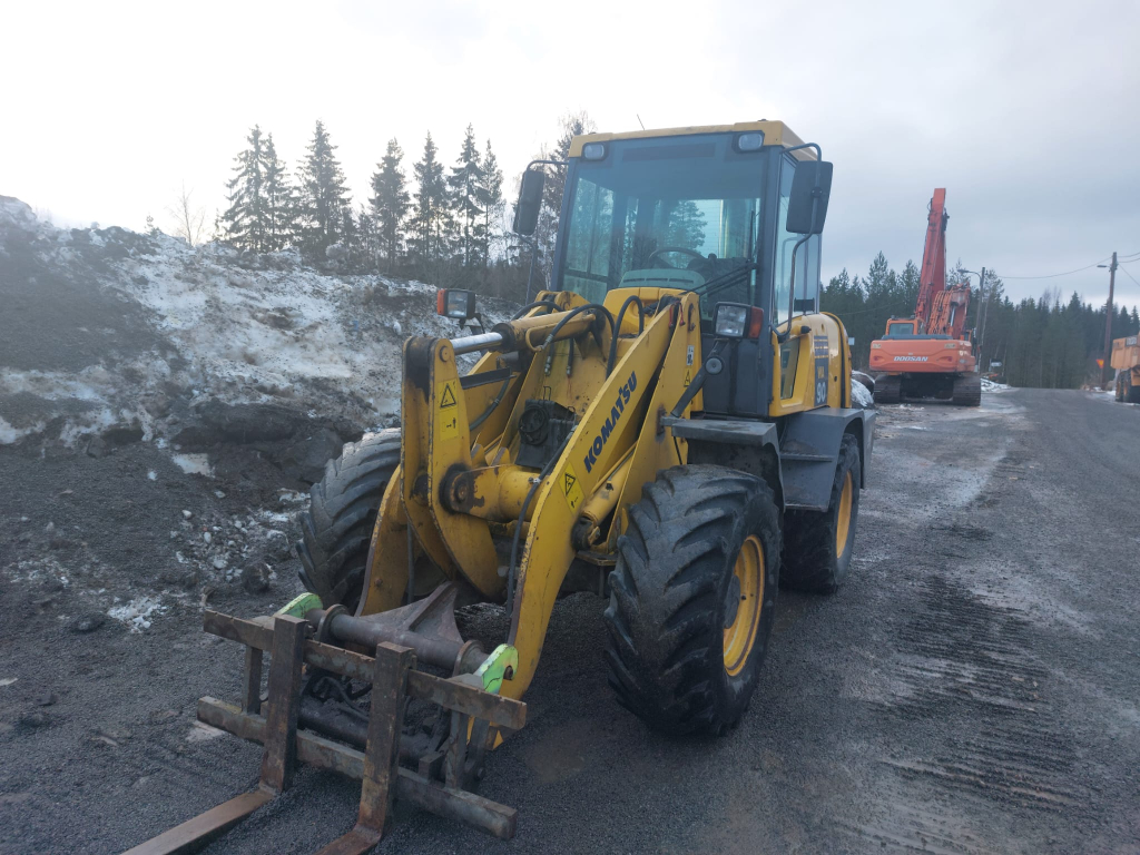 KOMATSU WA90-3H kuva 2