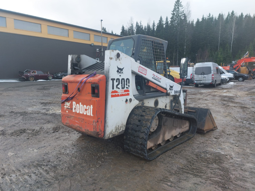 BOBCAT T200 kuva 2