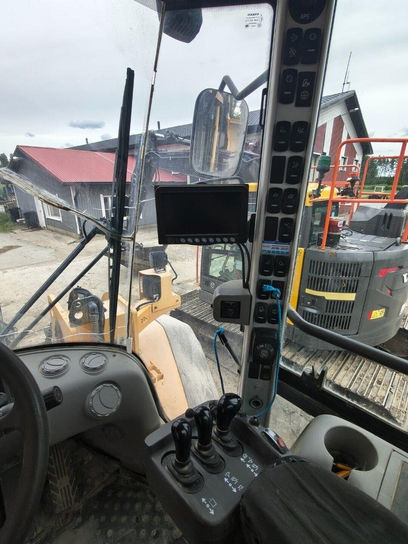 Volvo L120G kuva 6