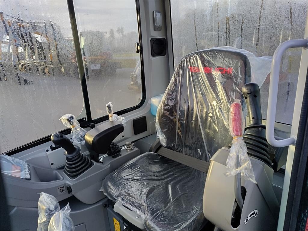 Takeuchi TB320 NOVÉ kuva 9