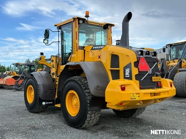 Volvo L90G kuva 2