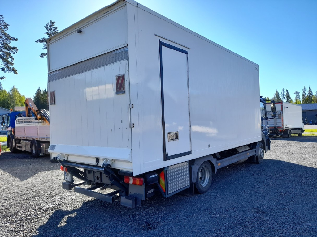 ثلاجة مرسيدس بنز Atego 821 Automat Xarios 300 kuva 3