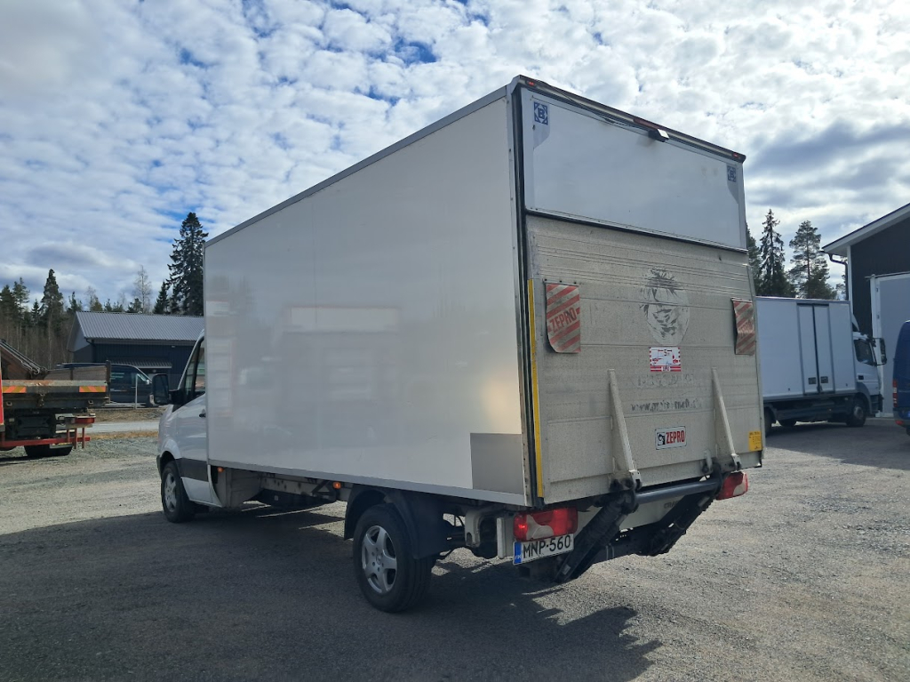 VW Crafter 35 TDI pakettiauto 120kw umpikori+pl-nostin Euro 5 kuva 4