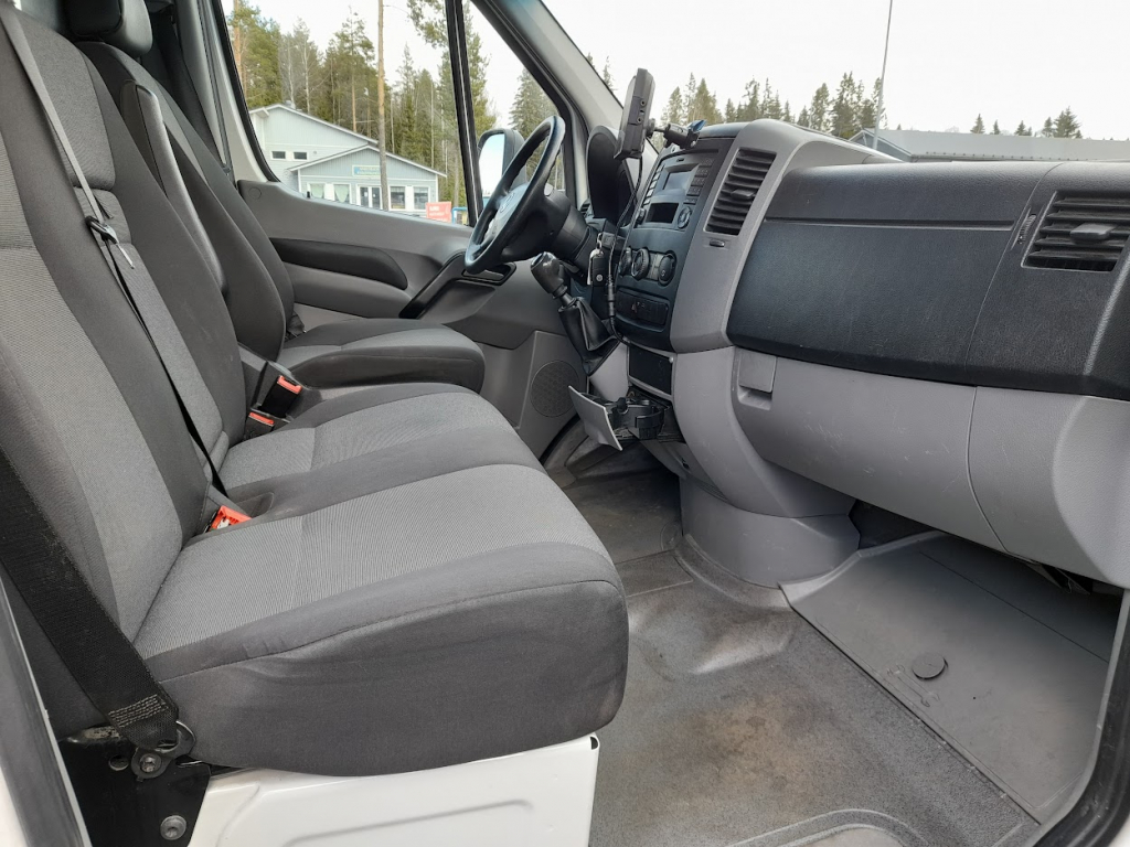 VW Crafter 35 TDI pakettiauto 120kw umpikori+pl-nostin Euro 5 kuva 6