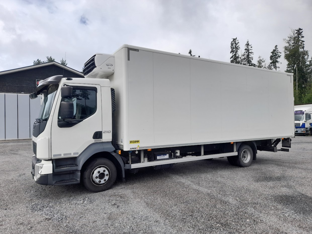 VOLVO FL 210 umpikori Carrier Xarios 600