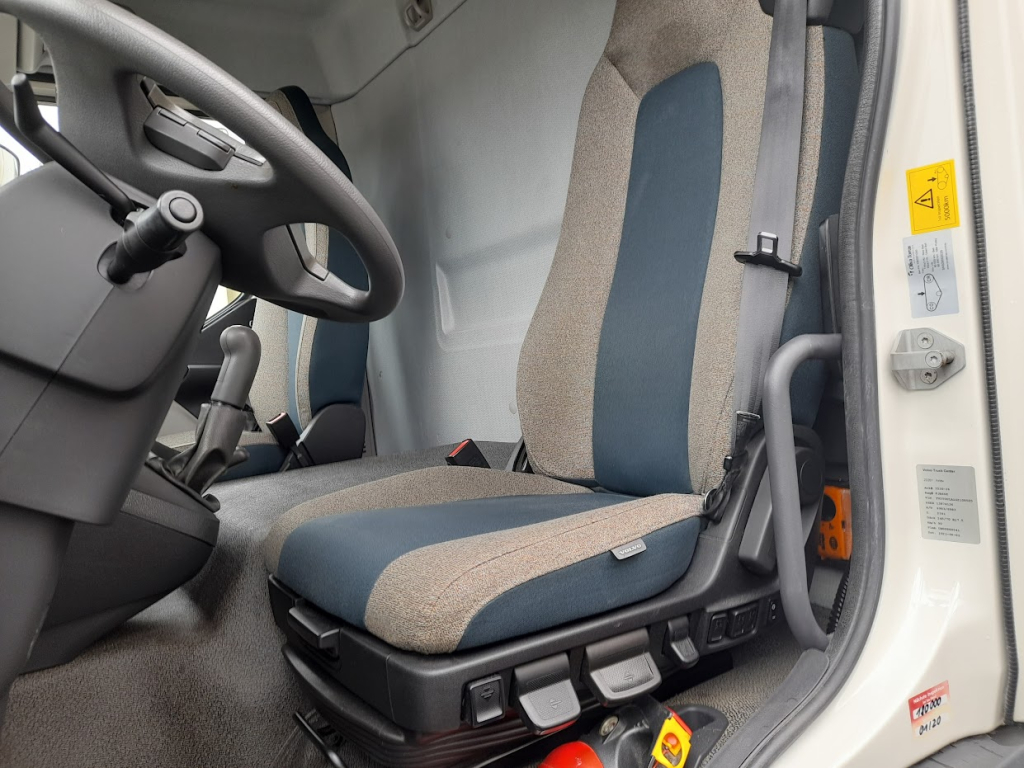 VOLVO FL 210 umpikori Transporteur Xarios 600 kuva 8
