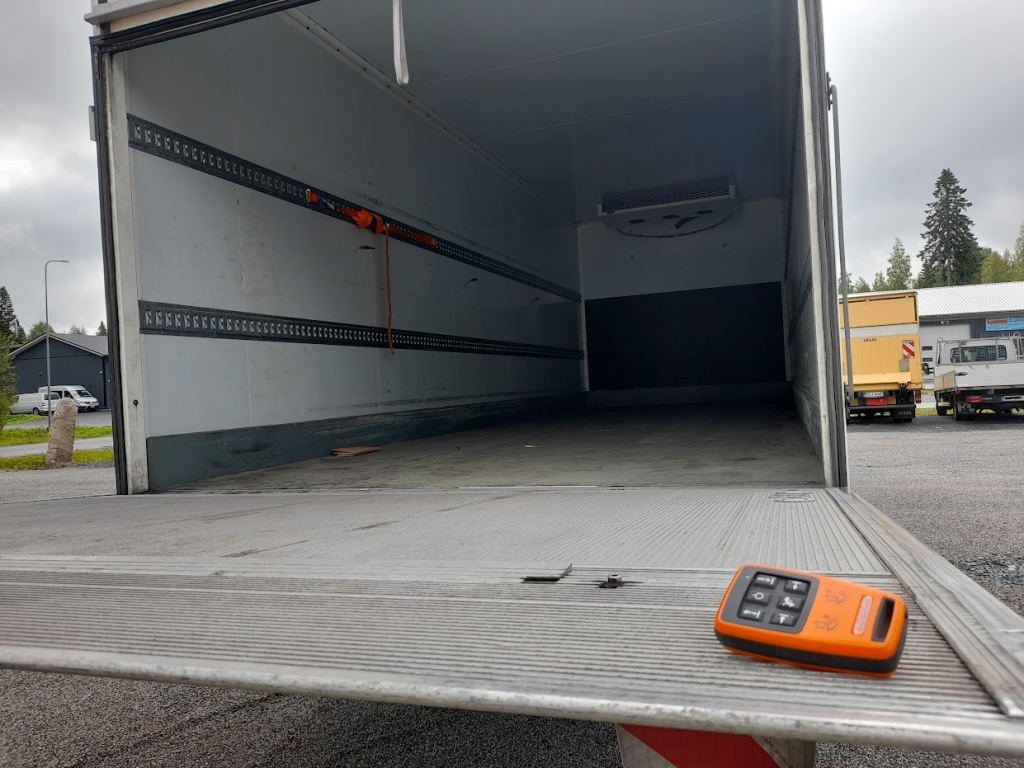 VOLVO FL 210 umpikori Transporteur Xarios 600 kuva 11