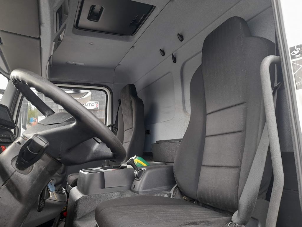 MB Atego 918 全侧开+机身加热器 kuva 5