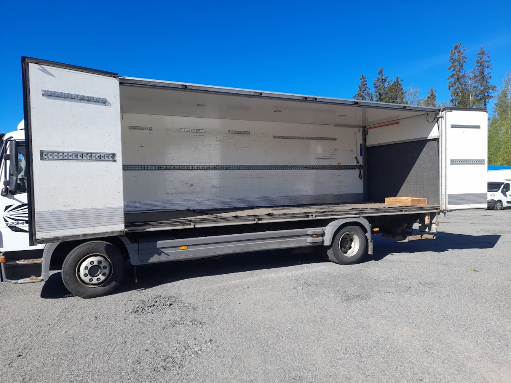 MERCEDES-BENZ Atego 1224 kokosivuaukeava kori+pl-nostin