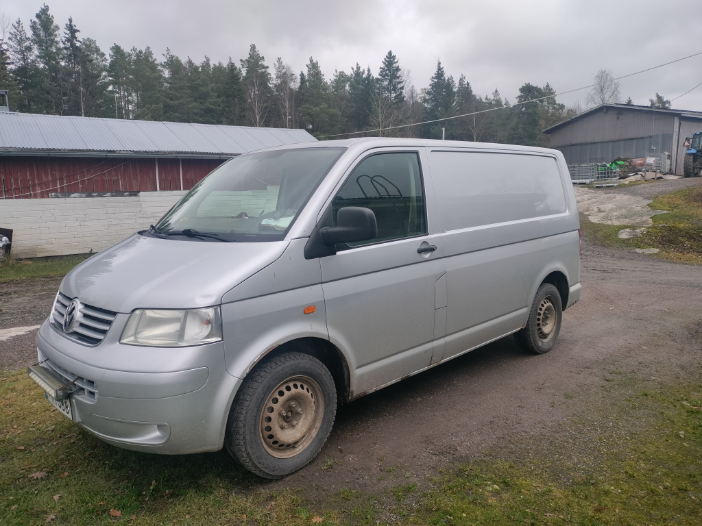 VW Transporter 1.9 TD kats.8/26 jakopää9/26 kuva 4