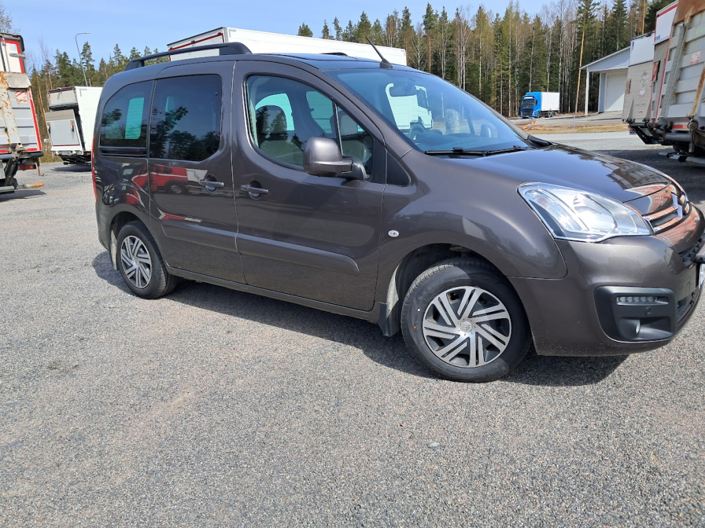 雪铁龙 VAN Berlingo Multispace BlueHDi 100 自动售货机 kuva 4