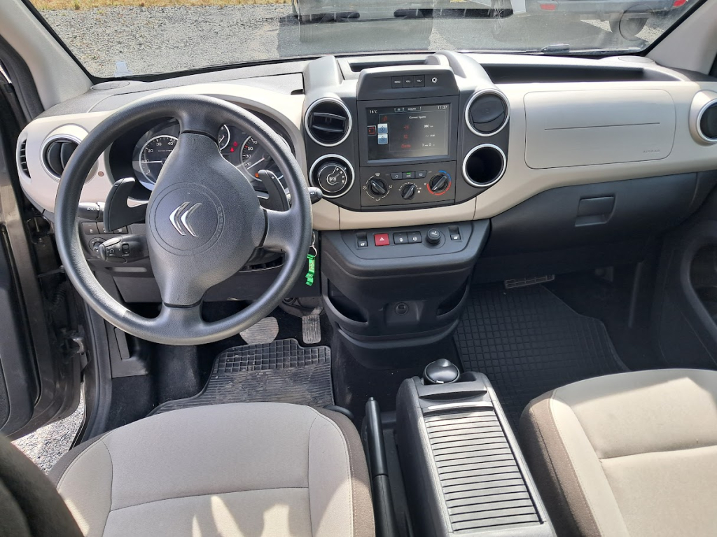 雪铁龙 VAN Berlingo Multispace BlueHDi 100 自动售货机 kuva 6