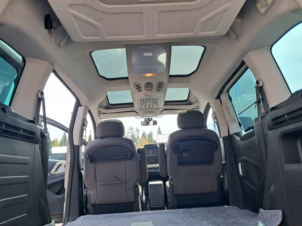 雪铁龙 VAN Berlingo Multispace BlueHDi 100 自动售货机 kuva 7