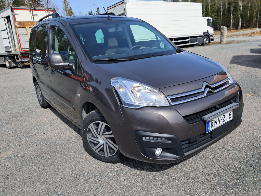 雪铁龙 VAN Berlingo Multispace BlueHDi 100 自动售货机 kuva 12