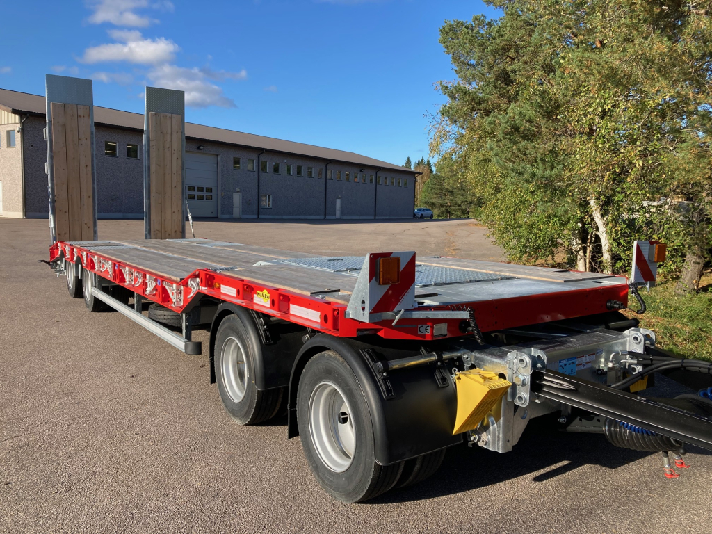 HUMBAUR 4-AKSELINEN + 10M KANSI + HYDRAULISET RAMPIT + LEVIKKEET kuva 4