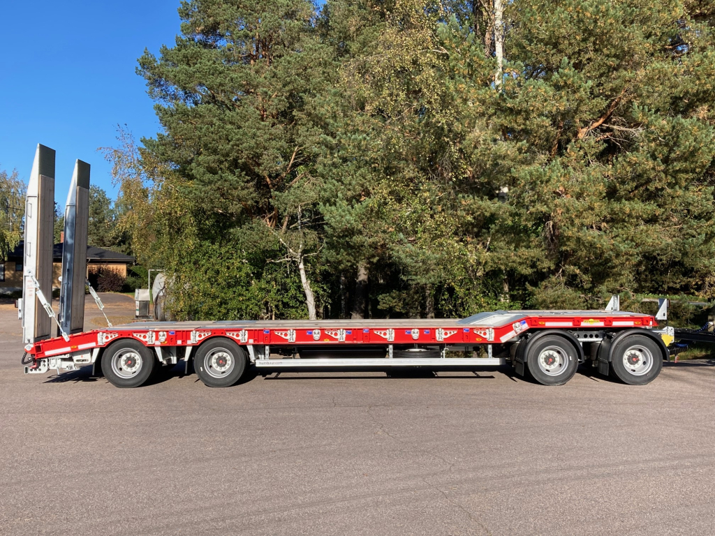 HUMBAUR 4-AKSELINEN + 10M KANSI + HYDRAULISET RAMPIT + LEVIKKEET kuva 6