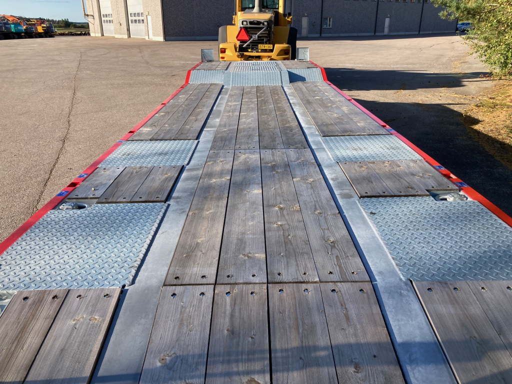 HUMBAUR 4-AKSELINEN + 10M KANSI + HYDRAULISET RAMPIT + LEVIKKEET kuva 8
