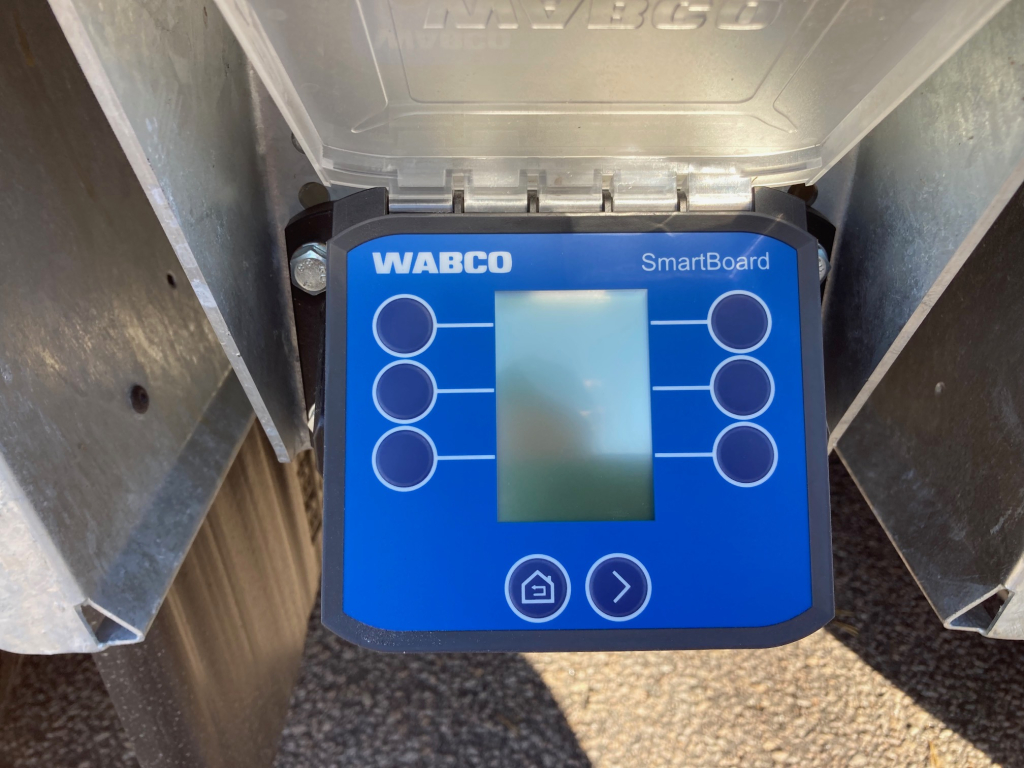 HUMBAUR 4-AKSELINEN + 10M KANSI + HYDRAULISET RAMPIT + LEVIKKEET kuva 15