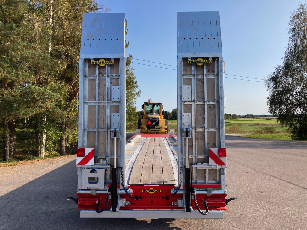 HUMBAUR 4-AKSELINEN + 12,2M SUORA KANSI, LEVIKKEET + HYDRAULISET AJOSILLAT kuva 7