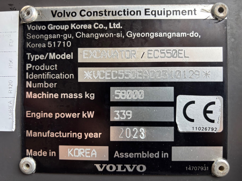 VOLVO EC550EL + LEVITETTÄVÄ ALUSTA + RASVARI + LÄMMITIN + HYDRAULIIKAT + KUIN UUSI kuva 16