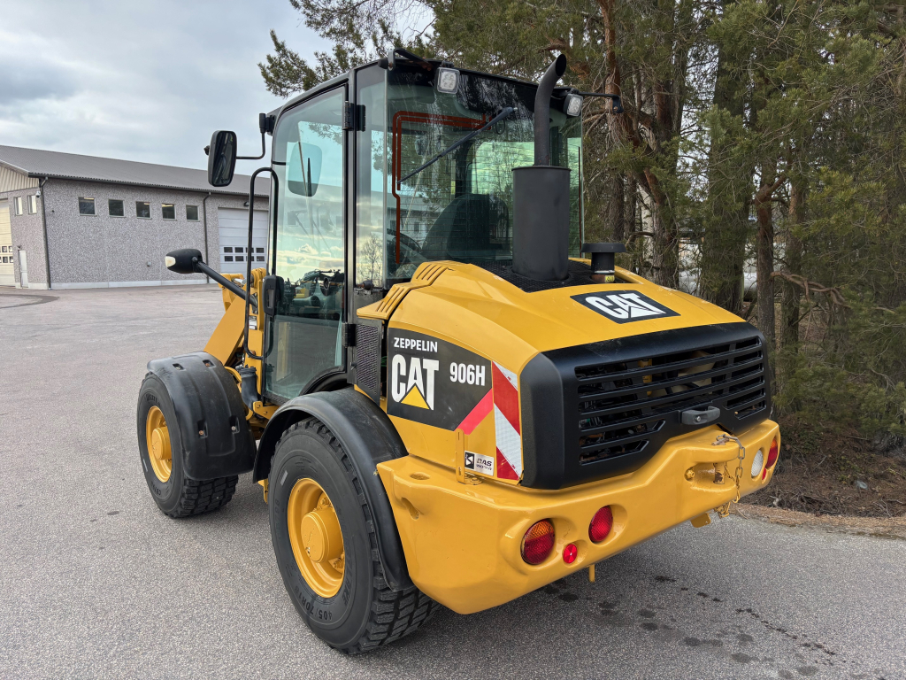 CATERPILLAR 906H + PIKALIITIN + LISÄHYDRAULIIKKA + KAUHA JA PIIKIT kuva 2