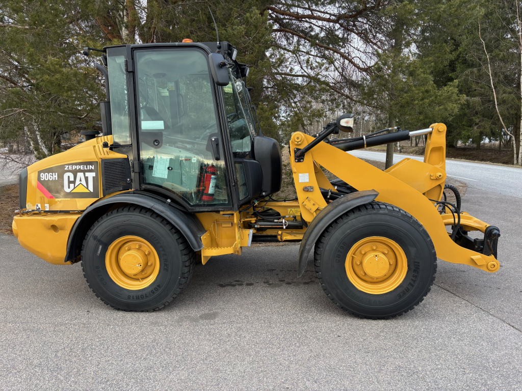 CATERPILLAR 906H + PIKALIITIN + LISÄHYDRAULIIKKA + KAUHA JA PIIKIT kuva 6