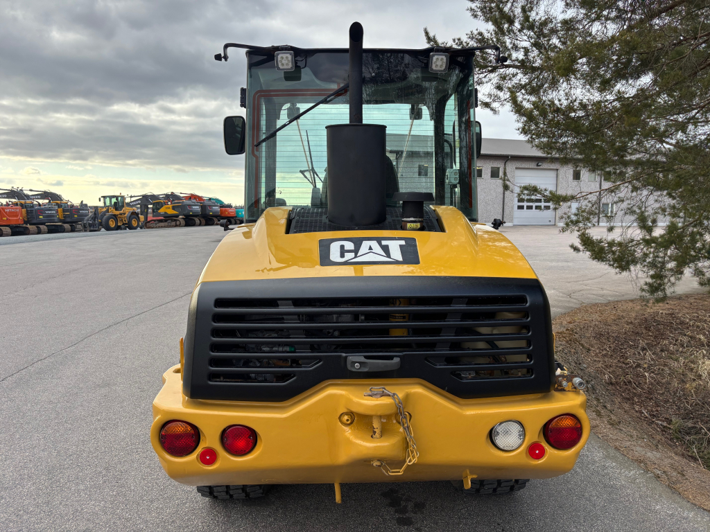 CATERPILLAR 906H + PIKALIITIN + LISÄHYDRAULIIKKA + KAUHA JA PIIKIT kuva 9