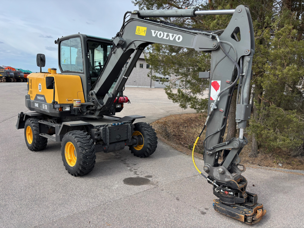 VOLVO EW60E + GREASE + PROBO STEELWRIST WITH PLIERS + WHEEL STEERING kuva 6