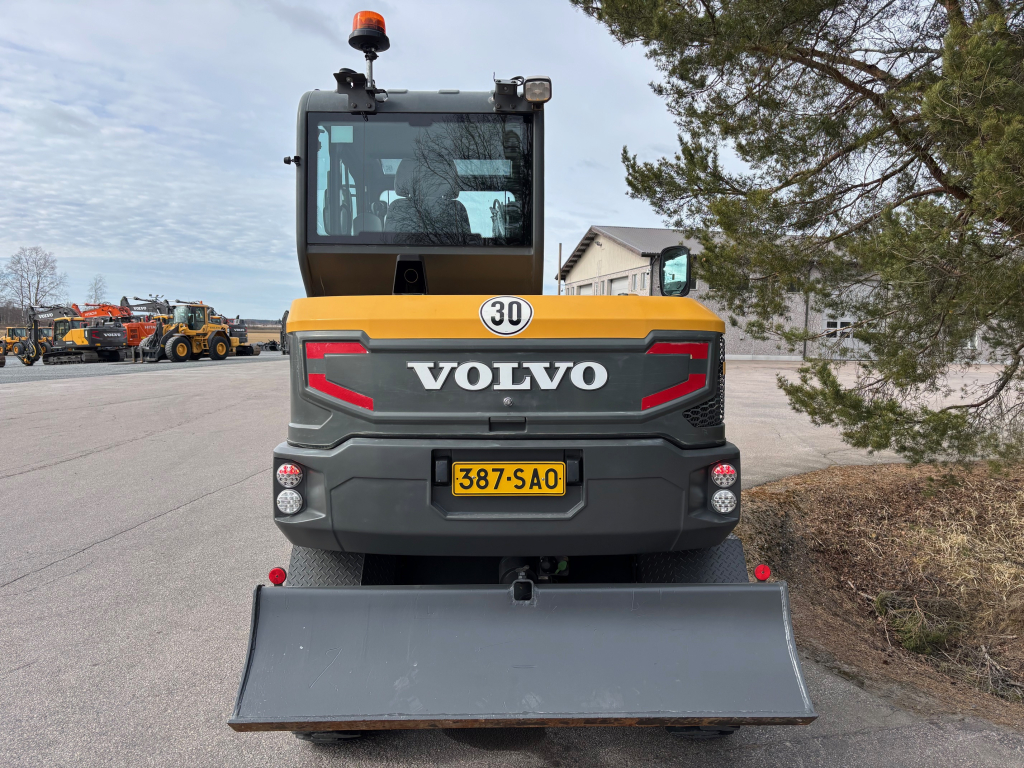 VOLVO EW60E + GREASE + PROBO STEELWRIST WITH PLIERS + WHEEL STEERING kuva 9