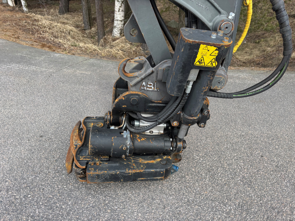 VOLVO EW60E + GREASE + PROBO STEELWRIST WITH PLIERS + WHEEL STEERING kuva 11