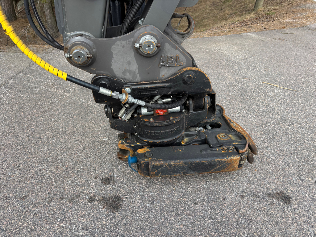 VOLVO EW60E + GREASE + PROBO STEELWRIST WITH PLIERS + WHEEL STEERING kuva 12