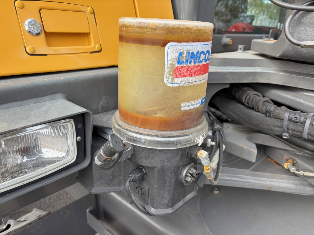 VOLVO EW60E + GREASE + PROBO STEELWRIST WITH PLIERS + WHEEL STEERING kuva 13