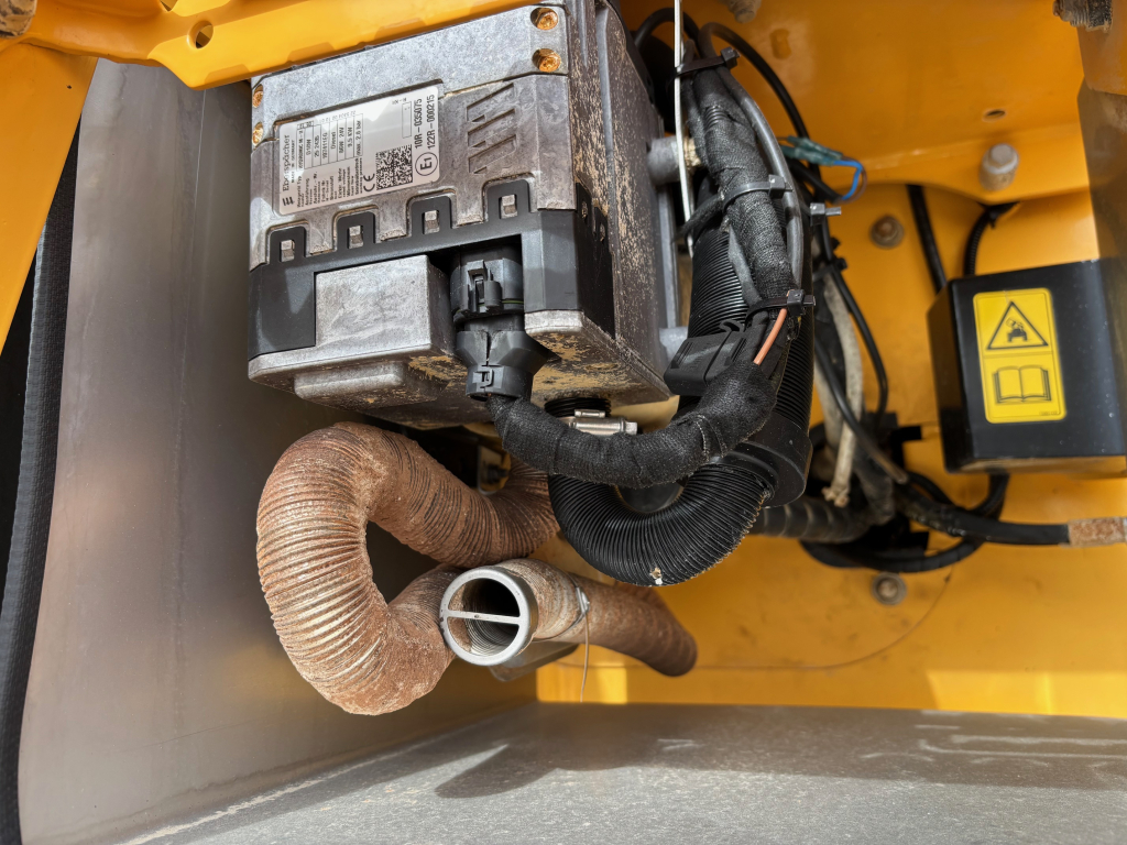 VOLVO L260H + STAGE 5 + BSS + CDC-VIPUOHJAUS + EBERI + UUSI V-KÄRKIKAUHA kuva 13