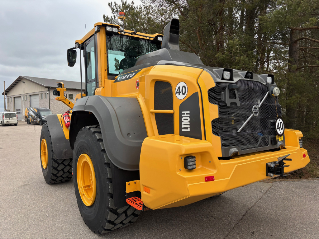 VOLVO L110H + GREITAS JUNGTIS + DU PAPILDOMI HIDRAULINĖS PAVAROS + BSS + CDC VAIRAVIMAS SVIRTU kuva 2