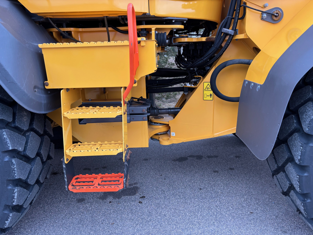 VOLVO L110H + GREITAS JUNGTIS + DU PAPILDOMI HIDRAULINĖS PAVAROS + BSS + CDC VAIRAVIMAS SVIRTU kuva 10