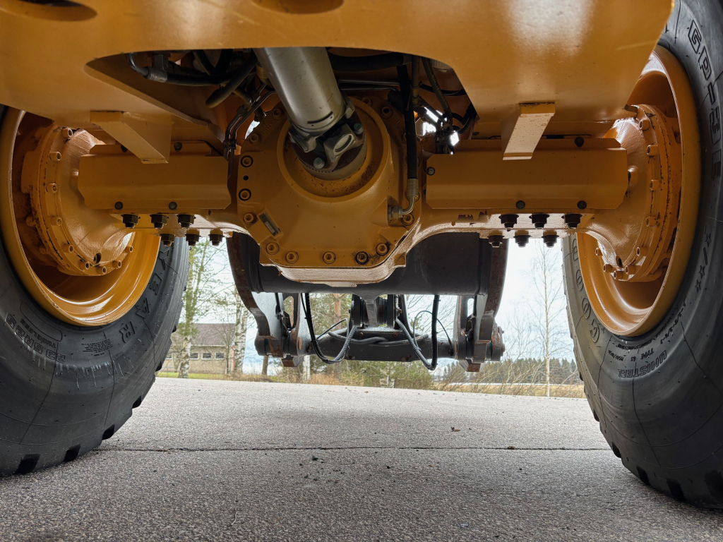 VOLVO L110H + GREITAS JUNGTIS + DU PAPILDOMI HIDRAULINĖS PAVAROS + BSS + CDC VAIRAVIMAS SVIRTU kuva 11