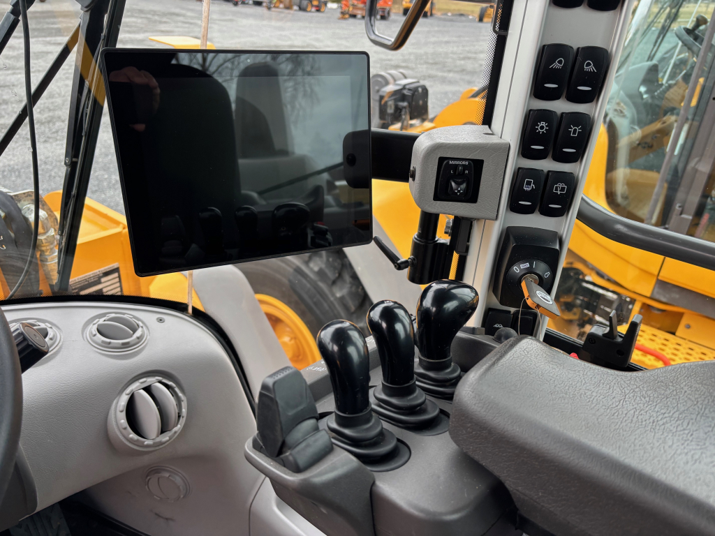 VOLVO L110H + GREITAS JUNGTIS + DU PAPILDOMI HIDRAULINĖS PAVAROS + BSS + CDC VAIRAVIMAS SVIRTU kuva 14
