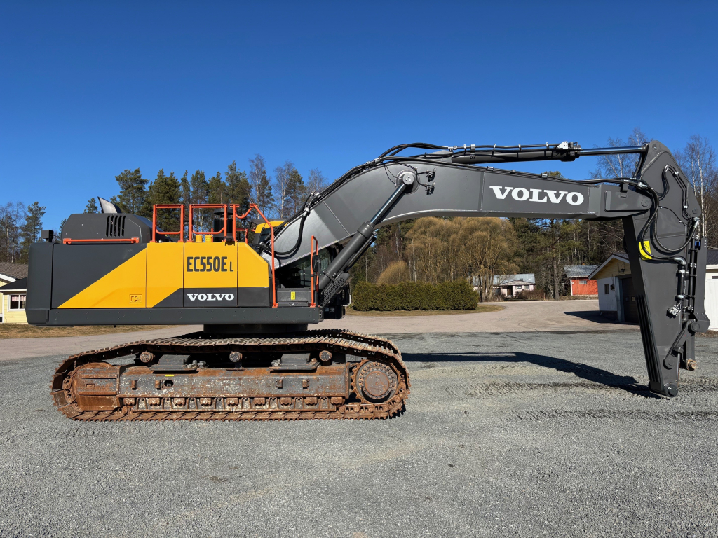 VOLVO EC550EL + 750MM TELAT + TÄYSPITKÄT OHJURIT + KAHDET HYDRAULIIKAT + RASVARI kuva 8