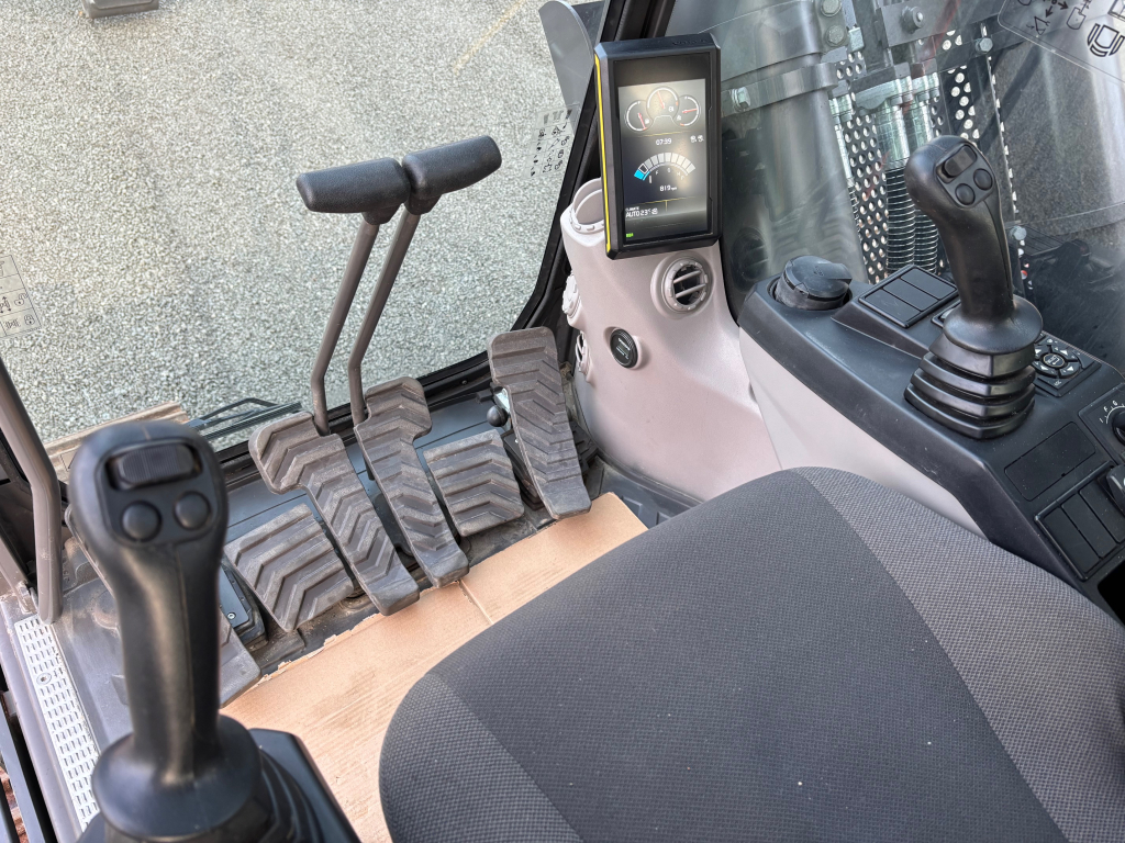 VOLVO EC550EL + 750MM TELAT + TÄYSPITKÄT OHJURIT + KAHDET HYDRAULIIKAT + RASVARI kuva 15