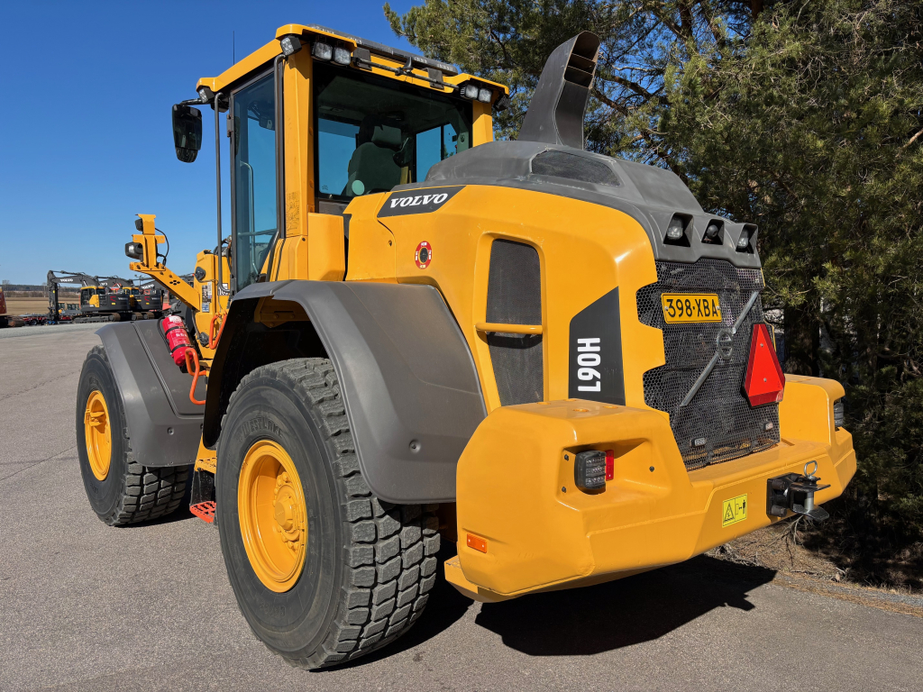 VOLVO L90H + GYORS CSATLAKOZÓ + KIEGÉSZÍTŐ HIDRAULIKA + BSS + CDC + KIEGÉSZÍTŐ ELLENSÚLY + 100% GUMIK kuva 2