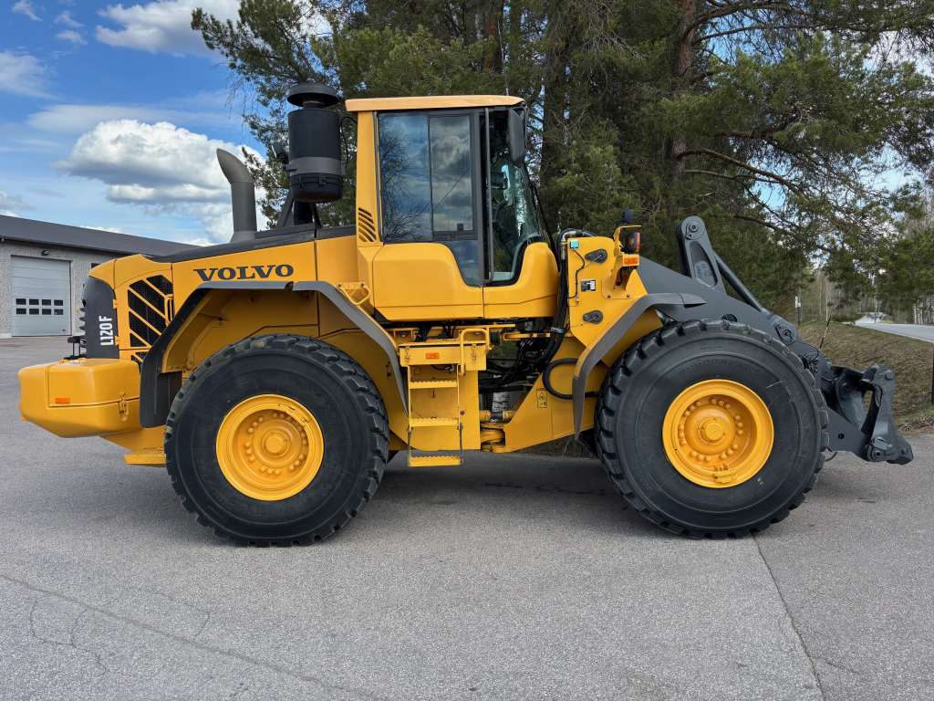 VOLVO L120F + PIKALIITIN + KAHDET LISÄHYDRAULIIKAT + BSS + EBERI + LOADMASTER VAAKA kuva 6