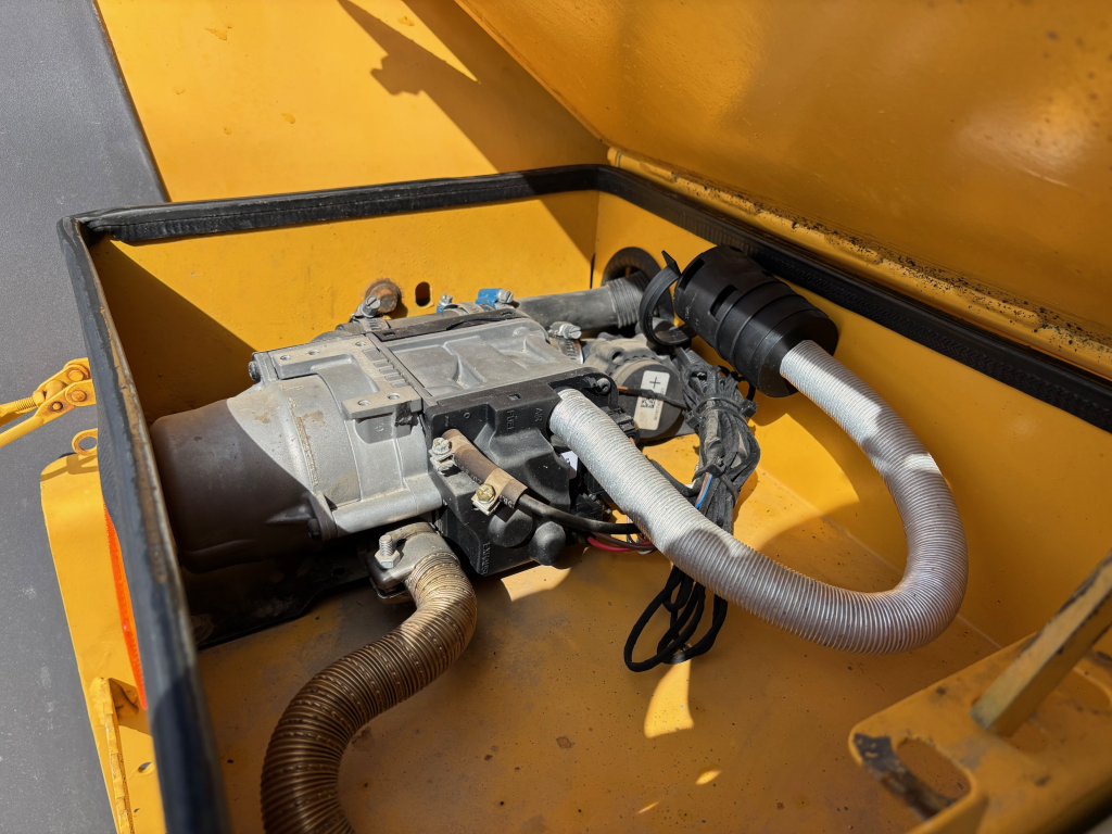 VOLVO L120F + PIKALIITIN + KAHDET LISÄHYDRAULIIKAT + BSS + EBERI + LOADMASTER VAAKA kuva 17